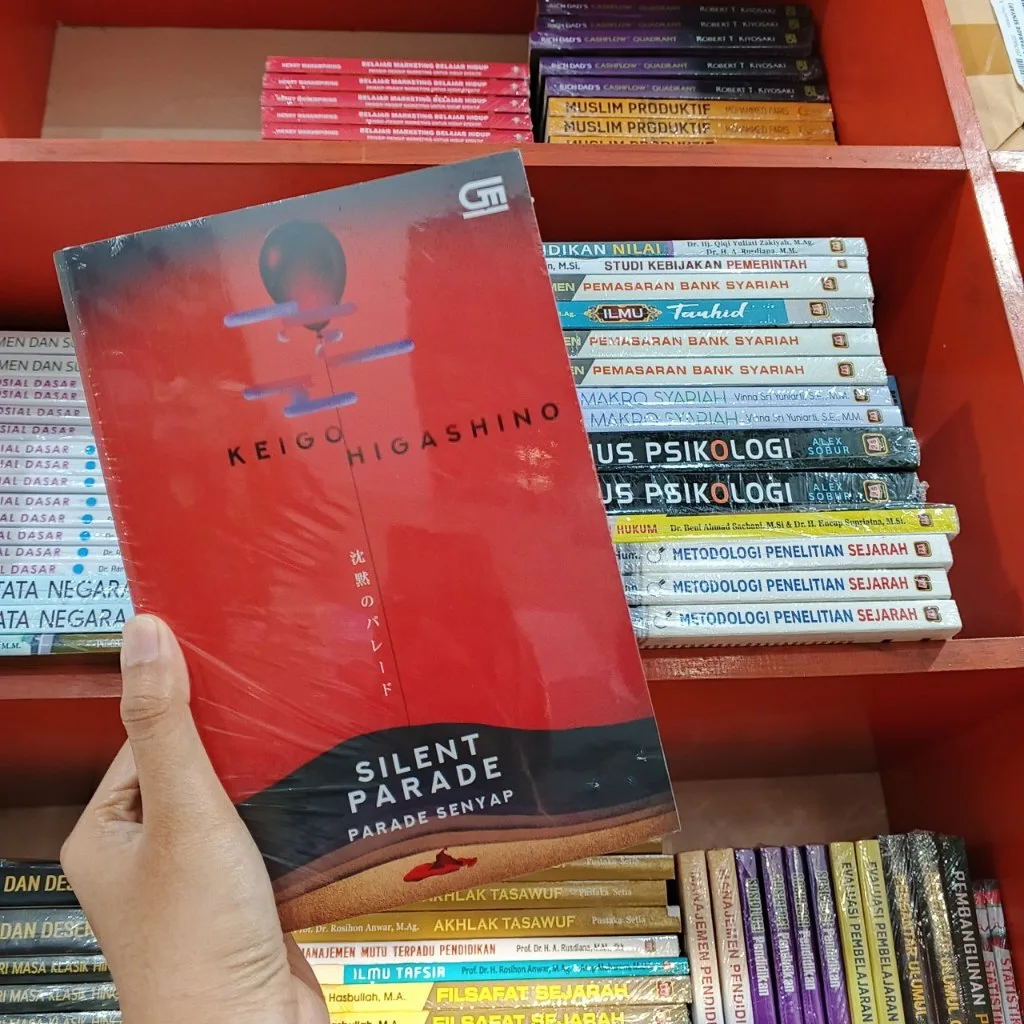 Silent Parade Parade Senyap - Keigo Higashino