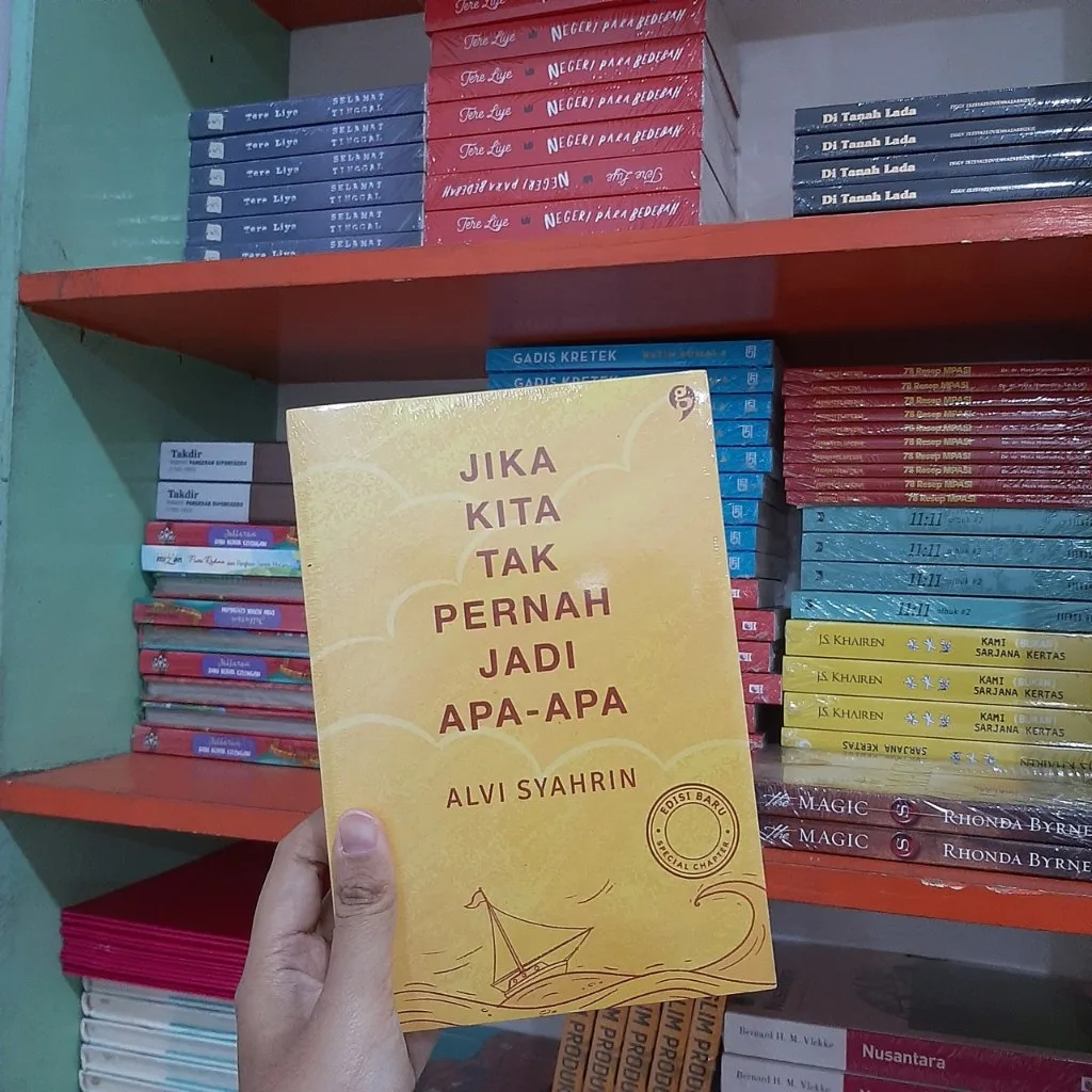 Jika Kita Tak Pernah Jadi Apa Apa - Alvi Syahrin