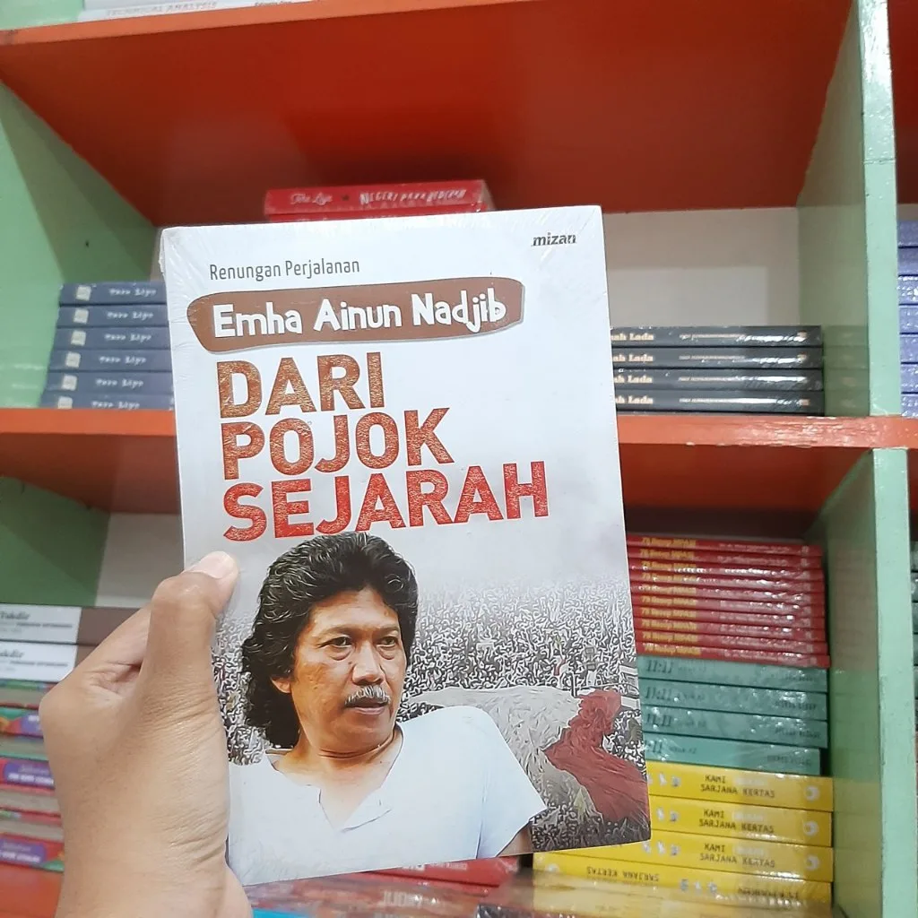 Dari Pojok Sejarah - Emha Ainun Nadjib